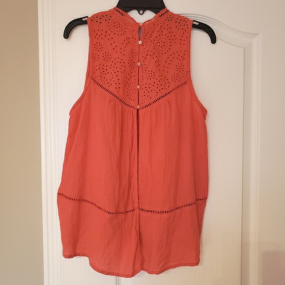 Abercrombie & Fitch Mock Neck Eyelet Cutout Top, Size S - Picture 2 of 4